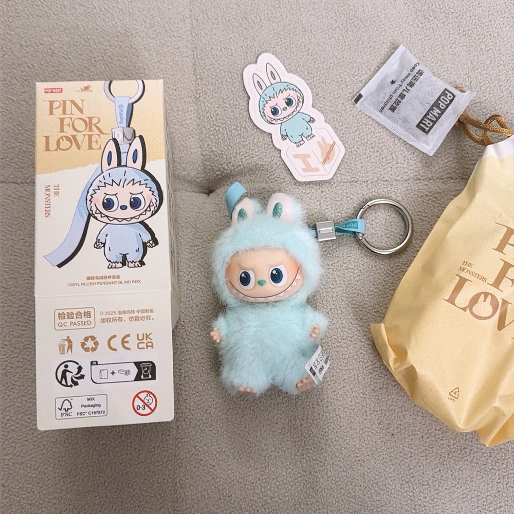 🩵POP MART THE MONSTERS I -Pin for Love Servies Vinyl Plush Pendant